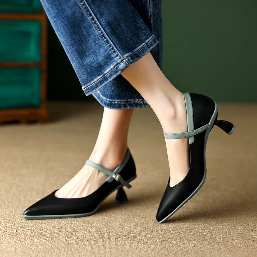 Delia Women's Leather Dress Pumps