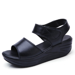 Dorys Women's Platform Sandal