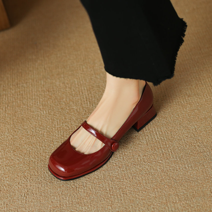 Fiorela Women's Square Heel Pump