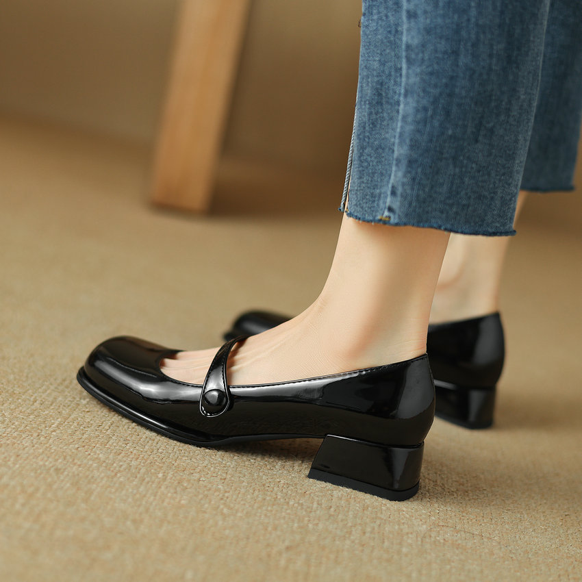 Fiorela Women's Square Heel Pump