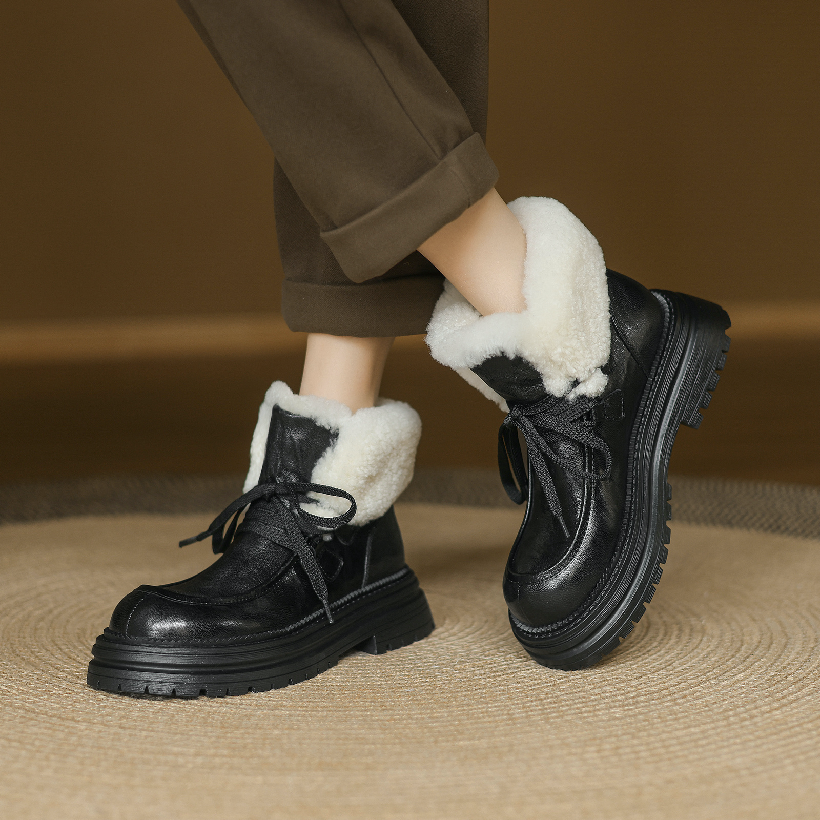Gina Women's Round Toe Ankle Boots
