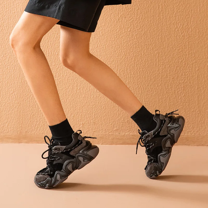 Godoy Women's Synthetic Leather Platform Sneaker