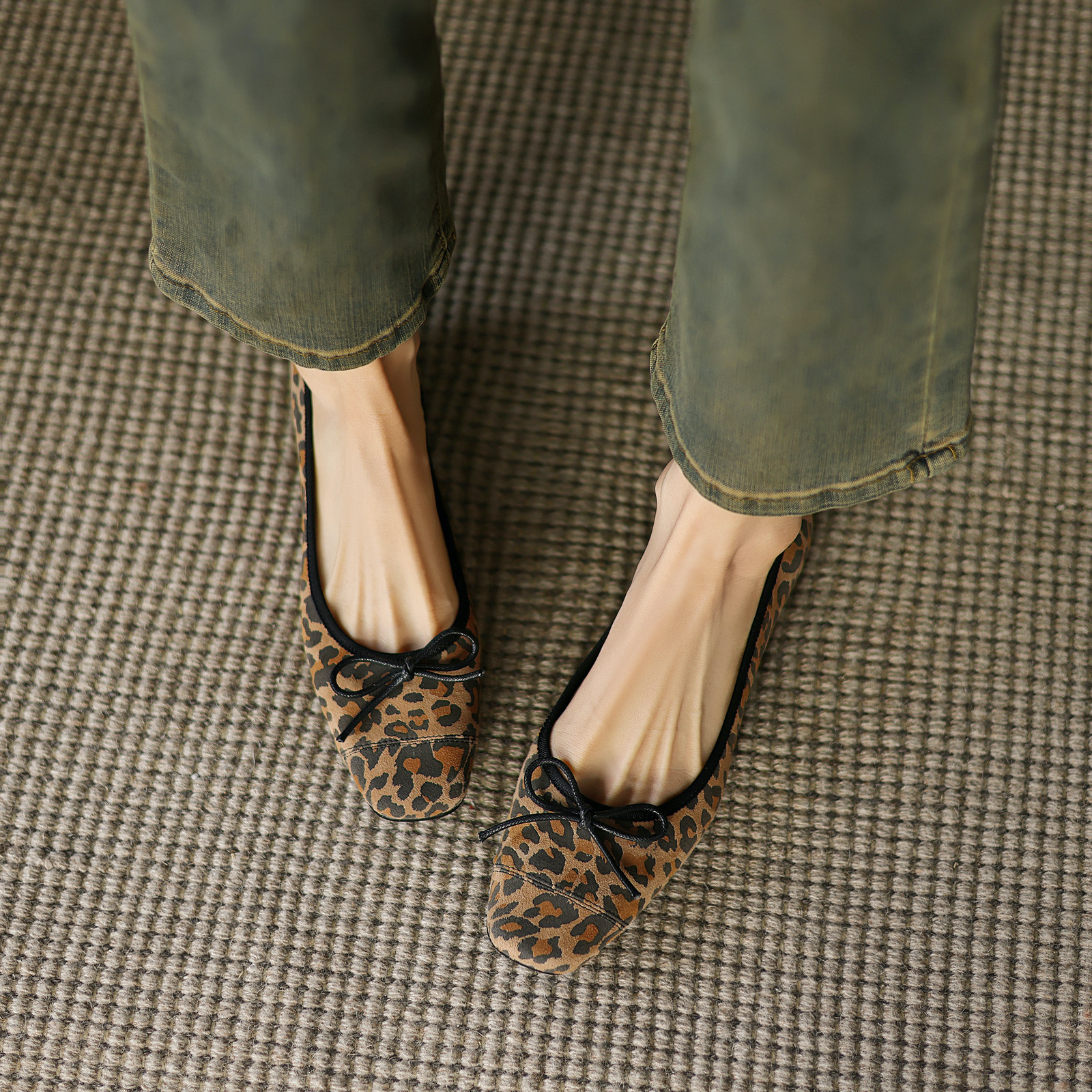 Kai Women's Casual Leather Flats