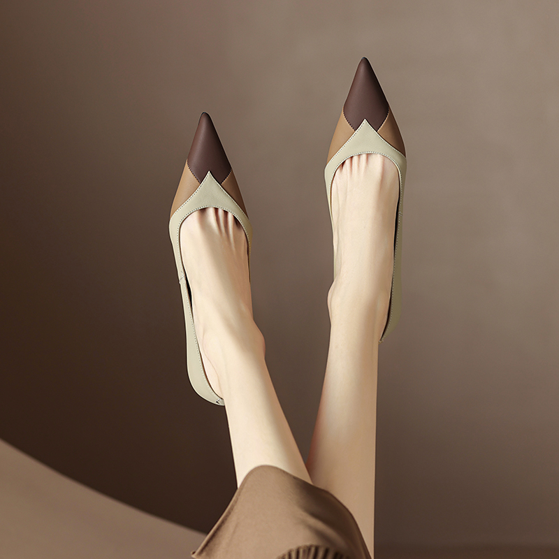 Kamila Women's Leather Casual Pointed Toe Pumps