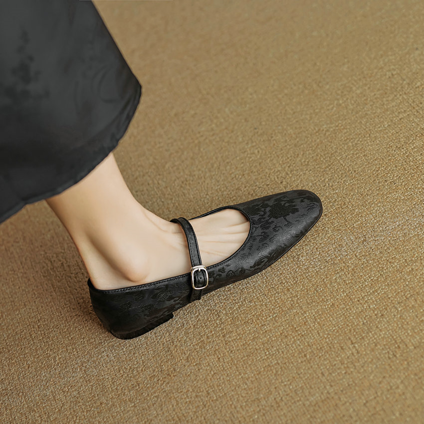 Lilia Women's Leather Flats