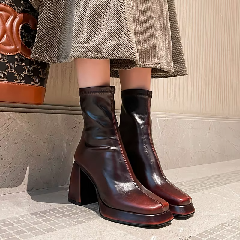 Lola Women's Mid-Calf Stretch Boots