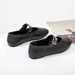 Lucy Women's Pointed Toe Ballet Flat Shoes