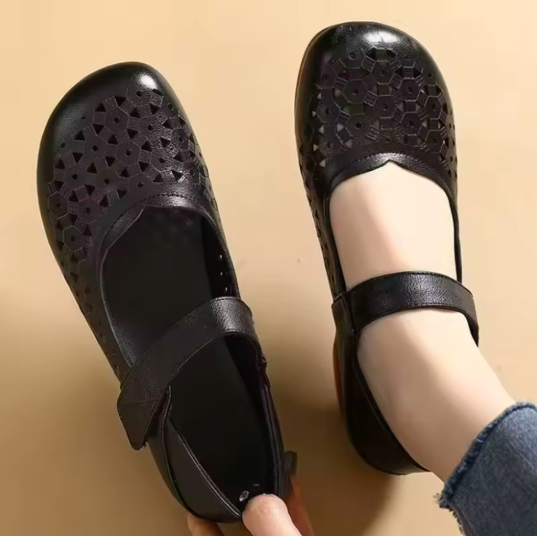 Lucy Women's Round Toe Soft Comfort Sandals