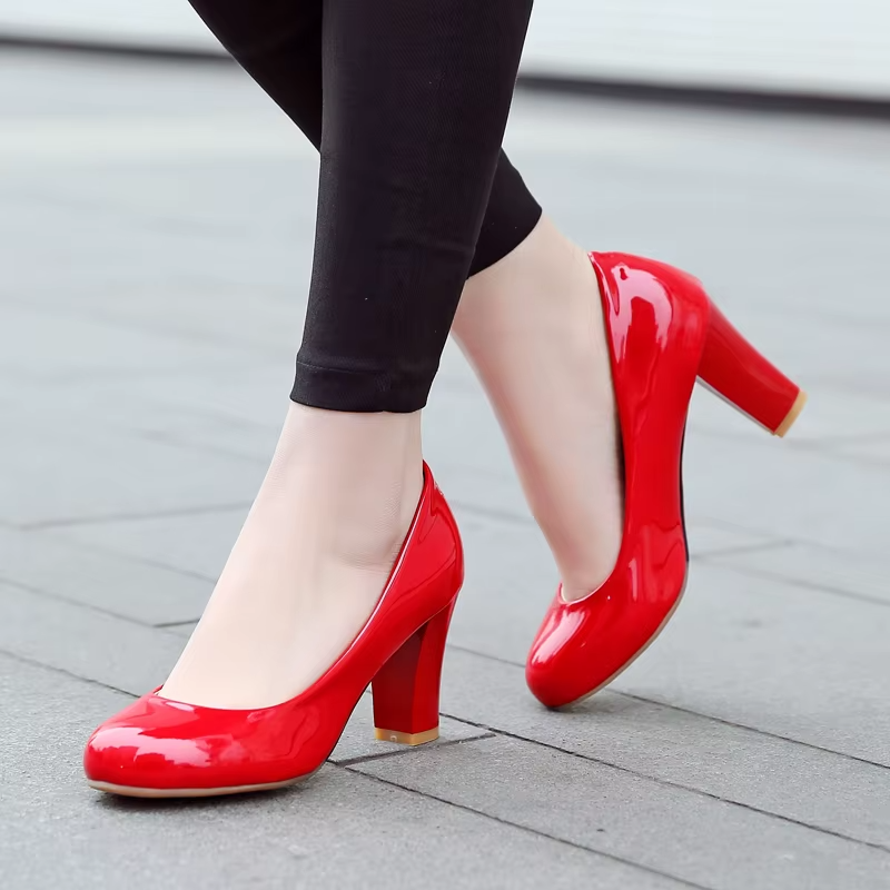 Marcia Women's Round Toe Patent Pump
