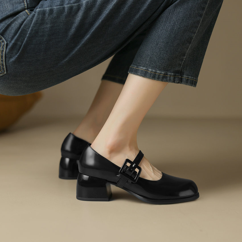 Milagros Women's Square Mid Heel Pumps
