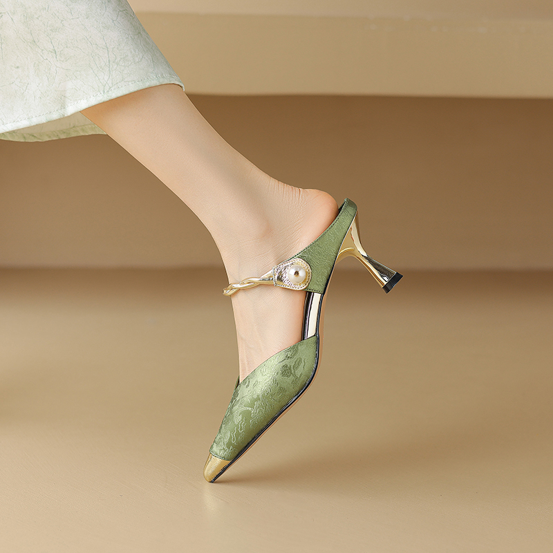 Mirabella Women's Wrapper Buckle Pearl Slingback Pumps