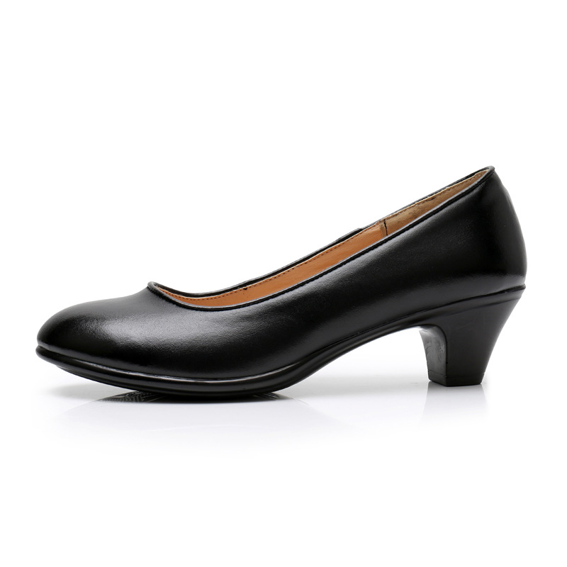 Nubia Women's Round Toe Pumps