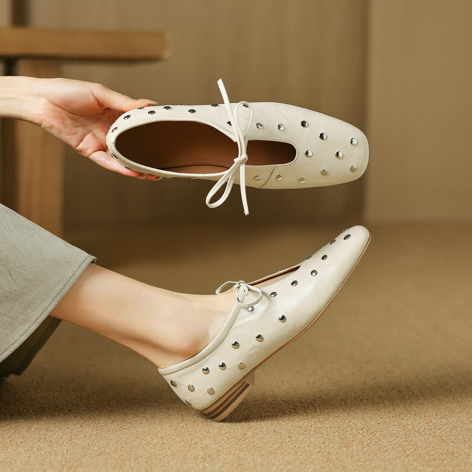Olga Women's Casual Rivets Heels Flats
