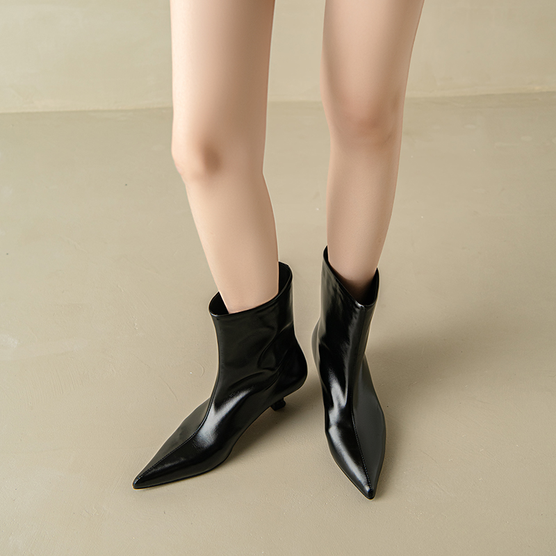 Ornela Women's Pointed Toe Ankle Boots