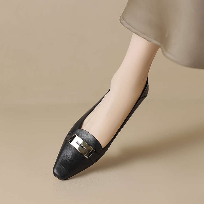 Ruddy Women's Leather Round Toe Flats