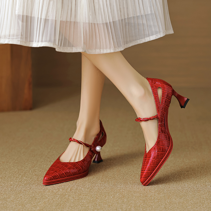 Sharol Women's Pointed Toe Leather Pumps