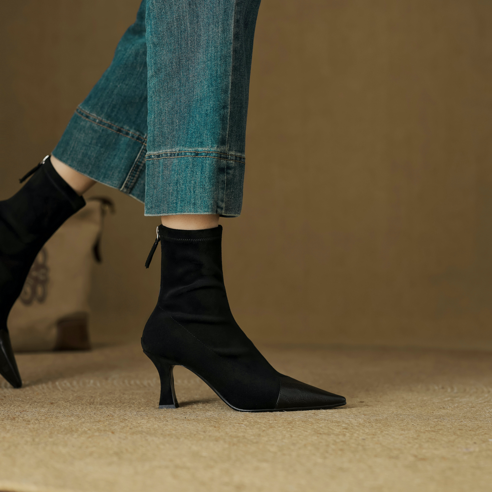 Suyin  Women's Pointed Toe Stretch Ankle Boots