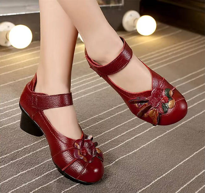 Thalia Women's Ethnic Style Round Toe Pumps