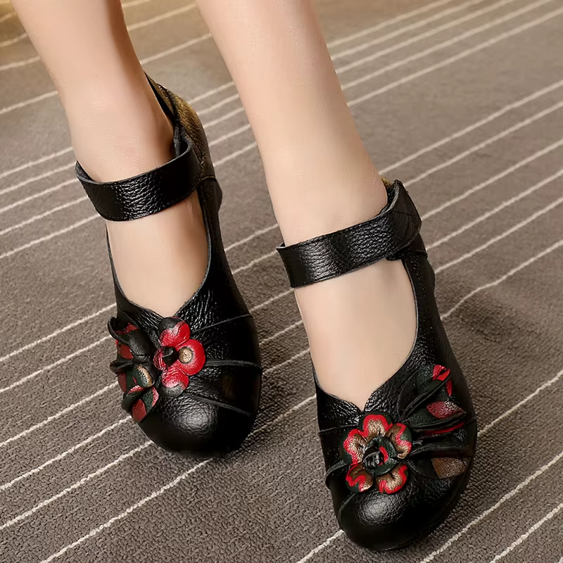 Thalia Women's Ethnic Style Round Toe Pumps
