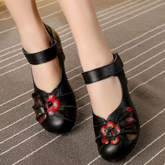 Thalia Women's Ethnic Style Round Toe Pumps