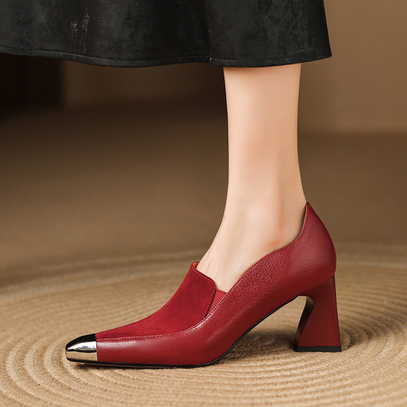 Victoria Women's Classic Dress Pumps