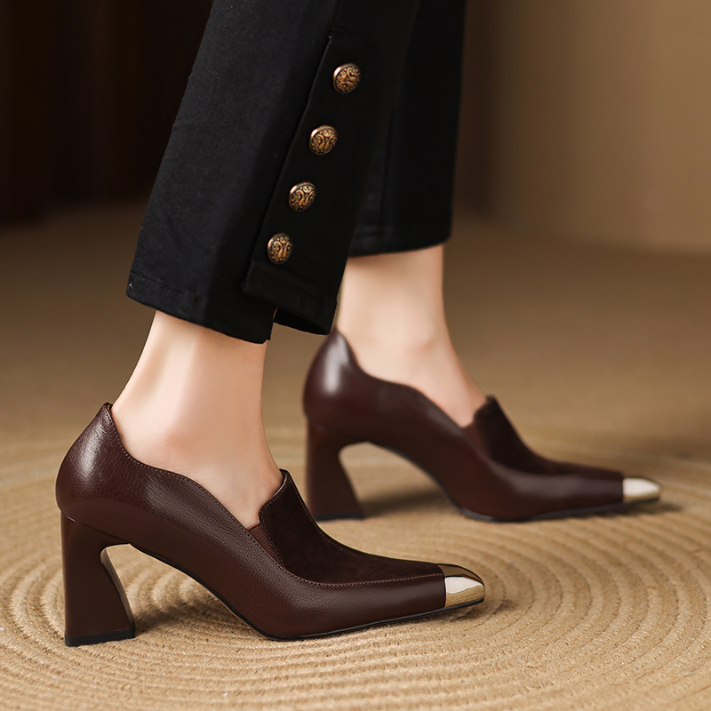 Victoria Women's Classic Dress Pumps