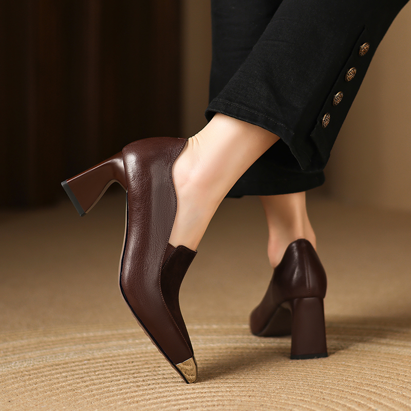 Victoria Women's Classic Dress Pumps