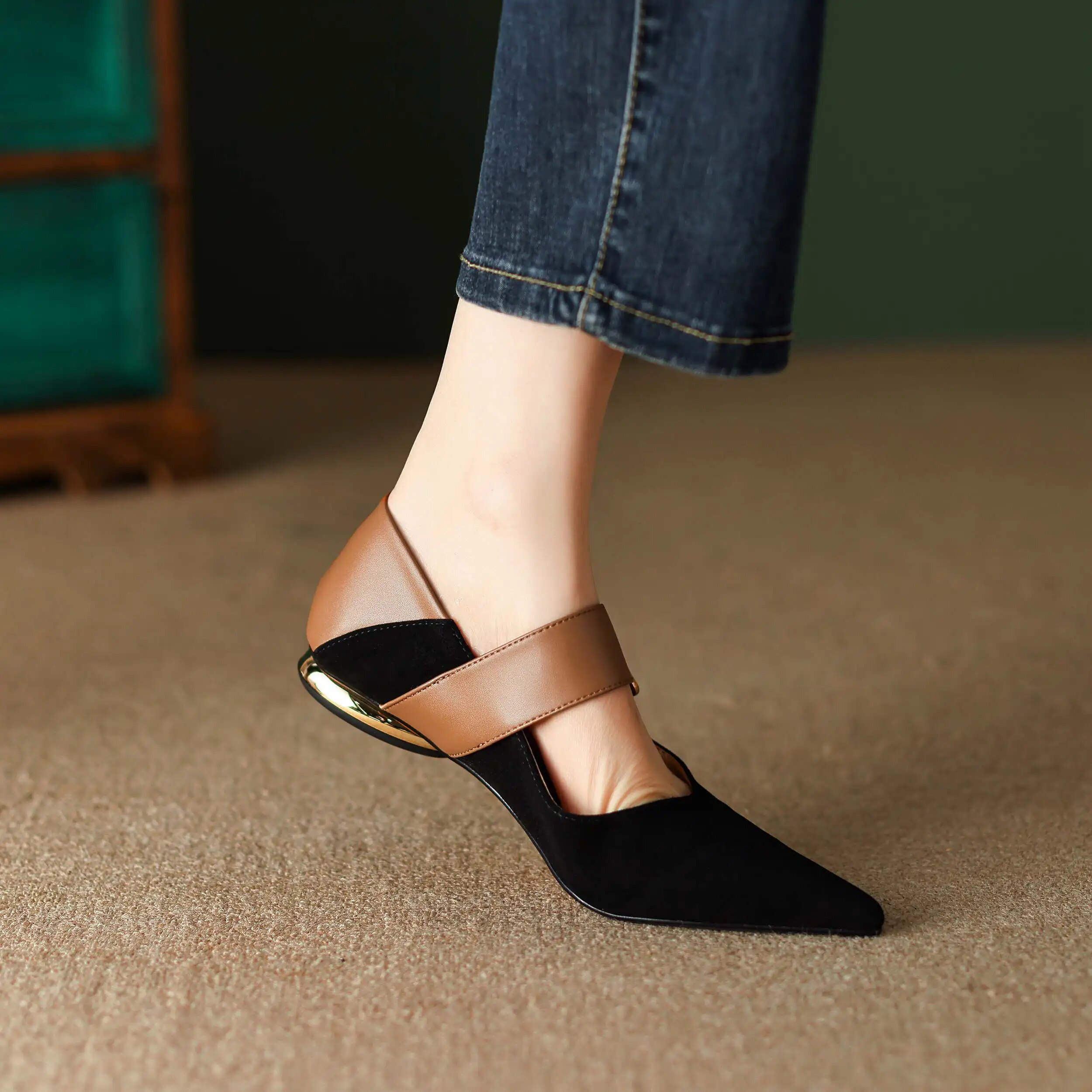Naybi Women's Pointed Toe Dress Flats
