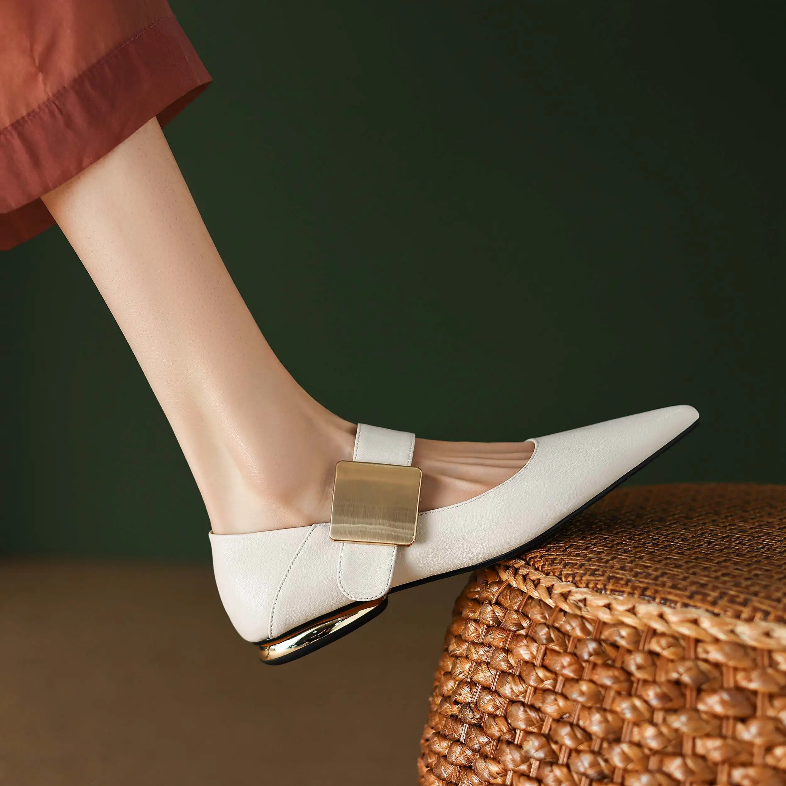 Naybi Women's Pointed Toe Dress Flats