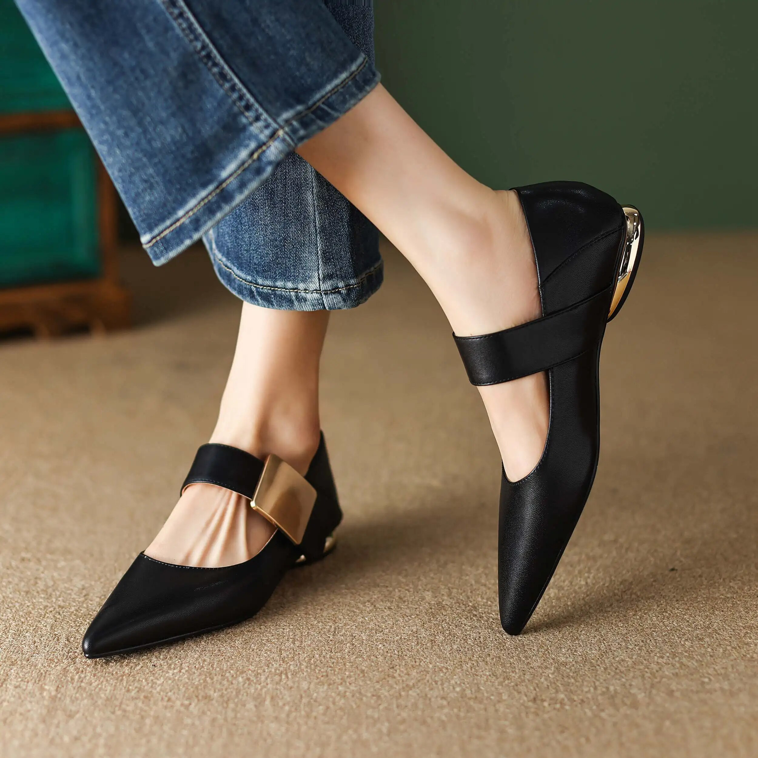 Naybi Women's Pointed Toe Dress Flats