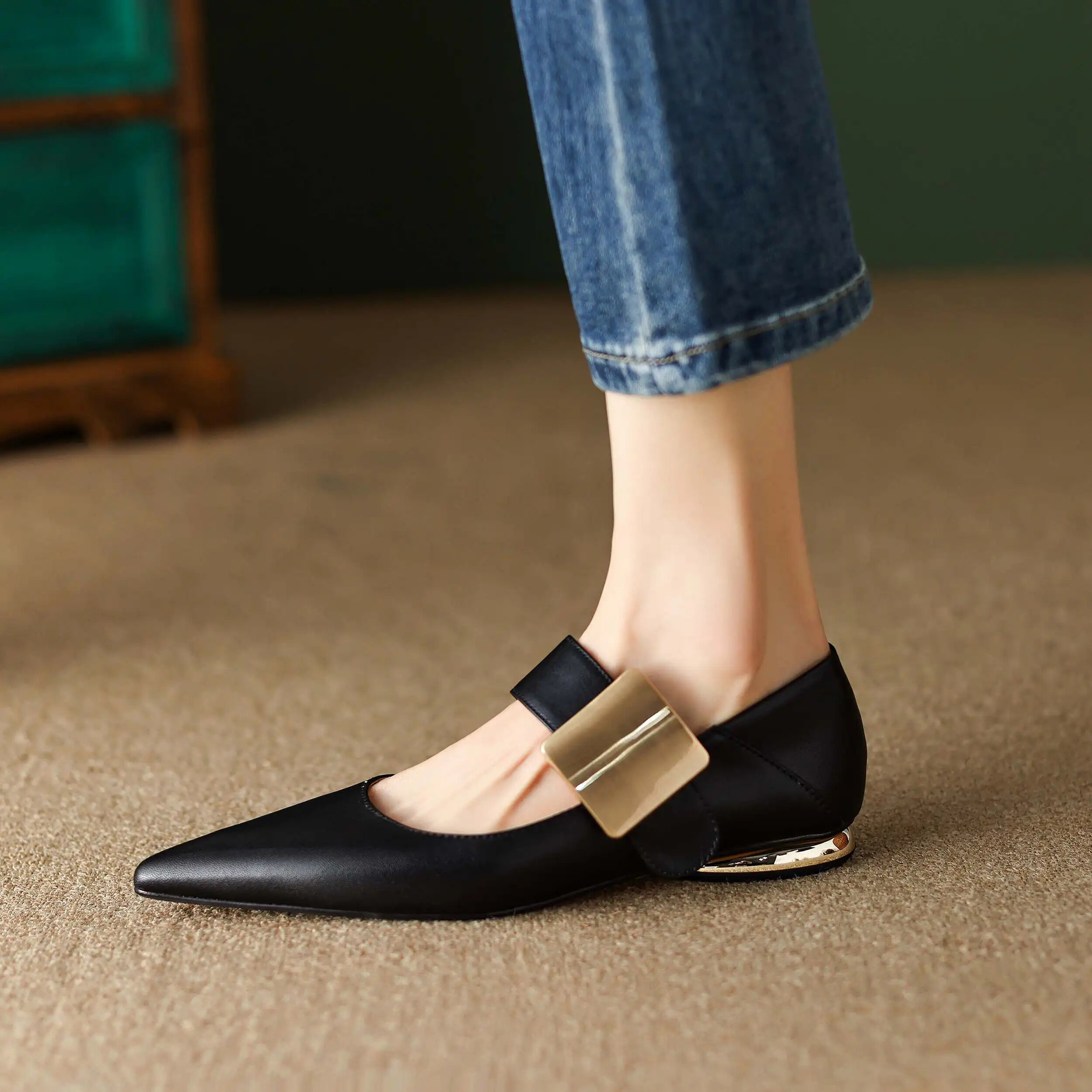 Naybi Women's Pointed Toe Dress Flats